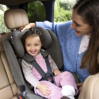 🚘 Bezpečí a pohodlí na každé cestě 🤍 Autosedačka Joie i-Bold™ (76–150 cm) je nástupcem oblíbeného modelu Bold™ a přináší...